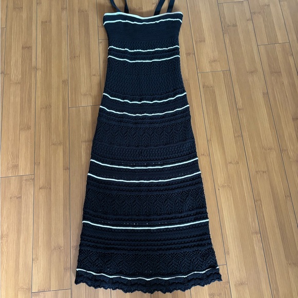 Abercrombie & Fitch Dresses & Skirts - Abercrombie & Fitch Black and White Knit Dress